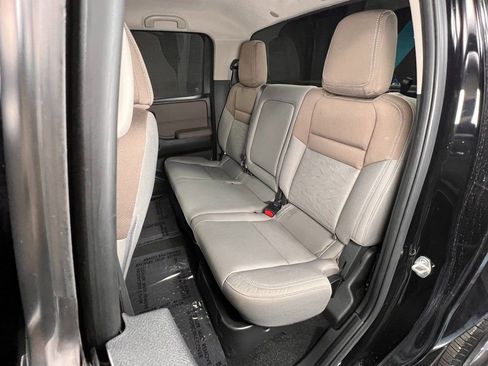 Used 2023 Nissan Frontier SV w/ Technology Package image 11