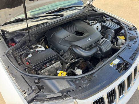 Used 2015 Jeep Grand Cherokee Limited AWD/4WD image 26