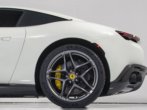 Used 2021 Ferrari Roma RWD image 7