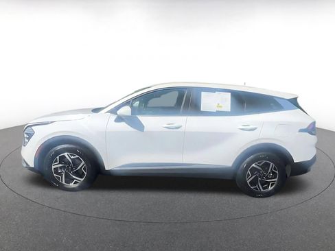 Used 2025 Kia Sportage LX FWD image 9