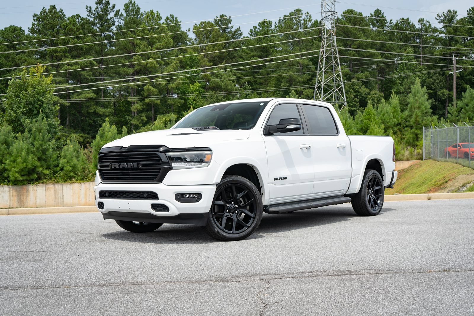 Used 2022 RAM 1500 Laramie AWD/4WD image 1