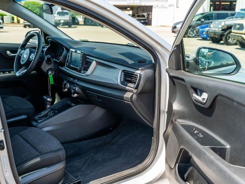 Used 2019 Kia Rio S FWD image 11