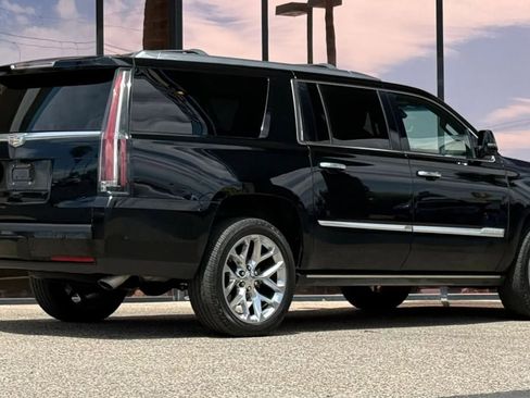 Used 2019 Cadillac Escalade ESV Luxury image 13