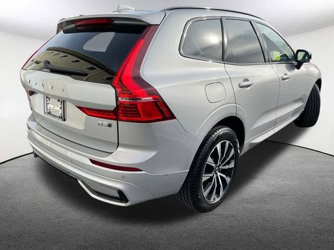 Used 2025 Volvo XC60 B5 Plus image 16