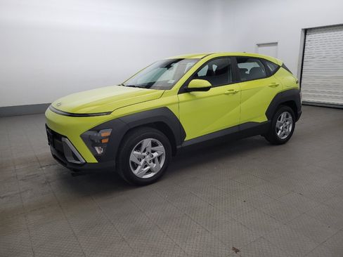 Used 2024 Hyundai Kona SE FWD image 2