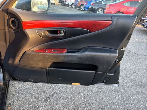 Used 2008 Lexus LS 460 w/ Comfort Pkg image 26