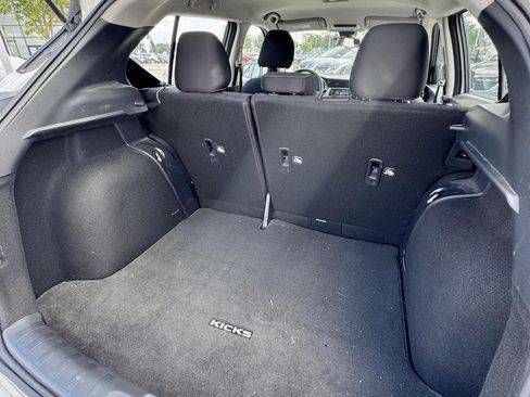Used 2022 Nissan Kicks SV FWD image 9