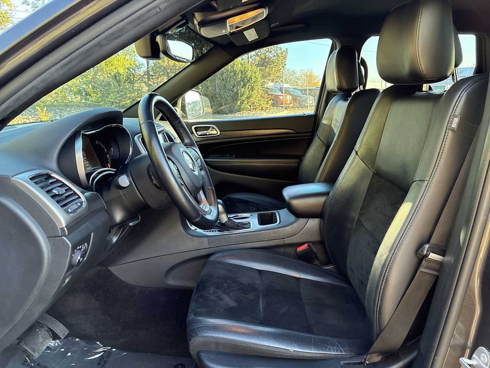 Used 2018 Jeep Grand Cherokee Altitude AWD/4WD image 13