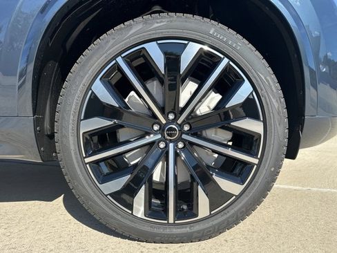 New 2026 Volvo XC90 T8 Ultra w/ Protection Package image 9