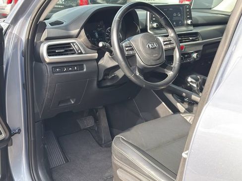 Used 2021 Kia Telluride LX FWD image 12