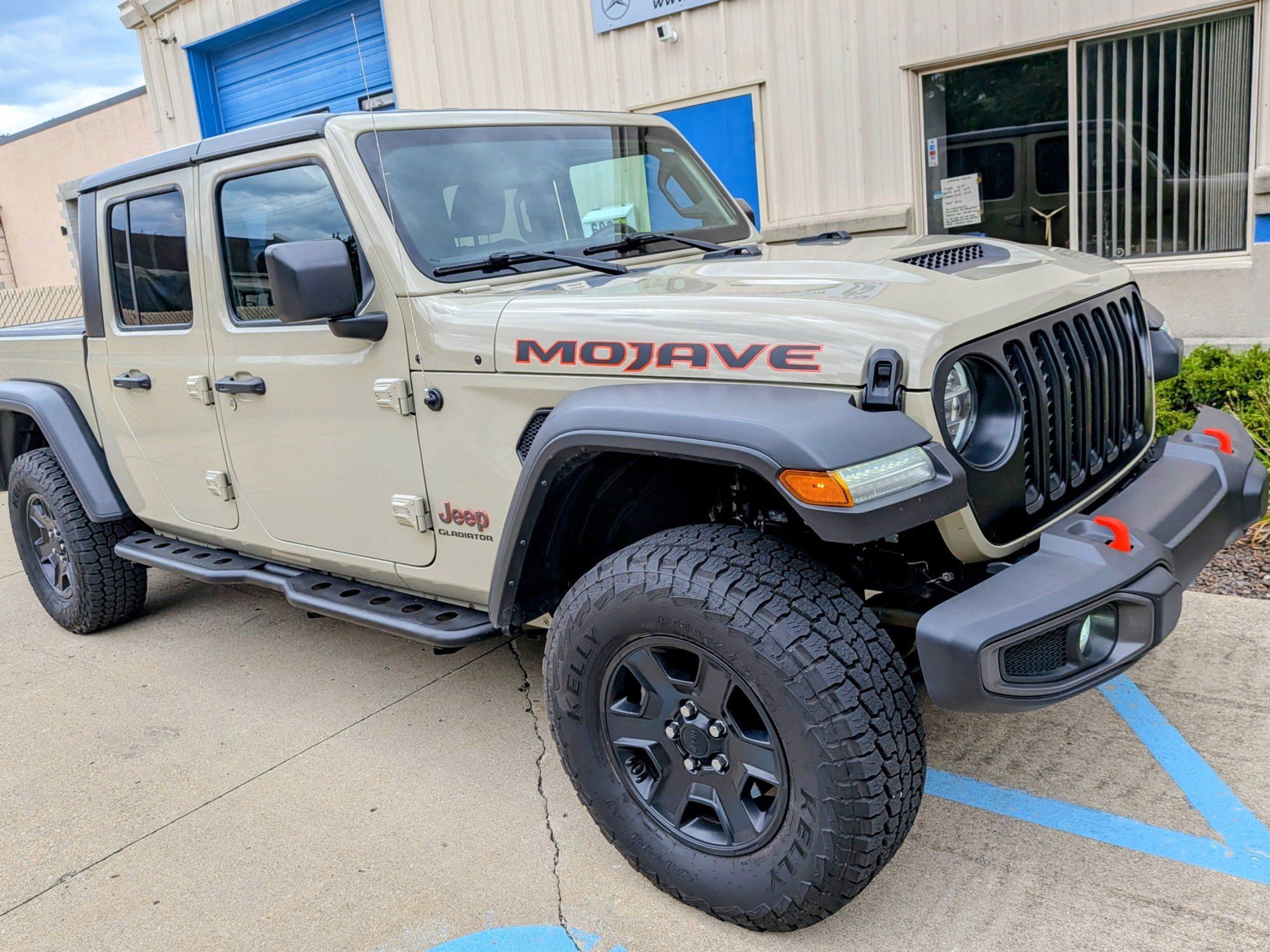 Used 2022 Jeep Gladiator Mojave w/ LED Lighting Group AWD/4WD image 12