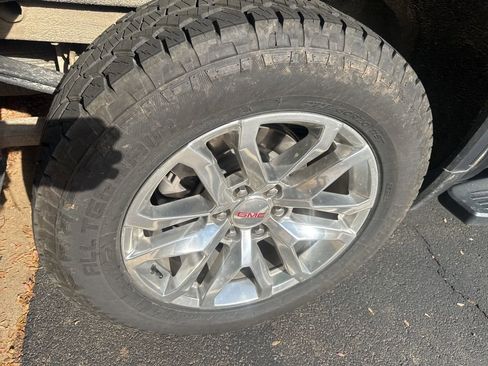 Used 2019 GMC Sierra 1500 SLT w/ SLT Premium Package image 18