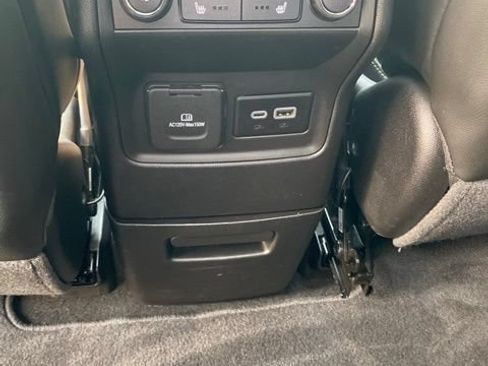 Used 2023 GMC Acadia SLT w/ Elevation Edition AWD/4WD image 37
