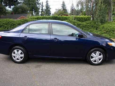Used 2011 Toyota Corolla LE FWD image 11