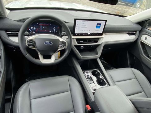 New 2026 Ford Explorer Active w/ Active Comfort Package RWD image 12