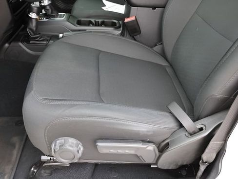 Used 2022 Jeep Gladiator Sport image 13