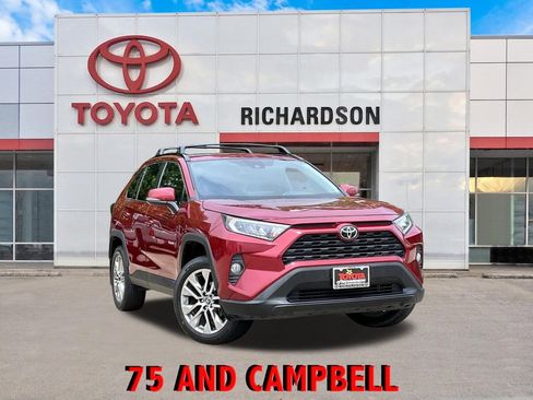Used 2019 Toyota RAV4 XLE Premium FWD image 1