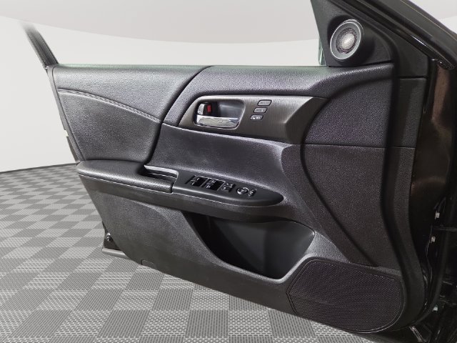 Used 2015 Honda Accord EX-L image 29