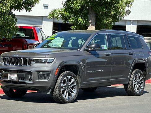 Used 2022 Jeep Grand Cherokee L Overland w/ Luxury Tech Group IV AWD/4WD image 8