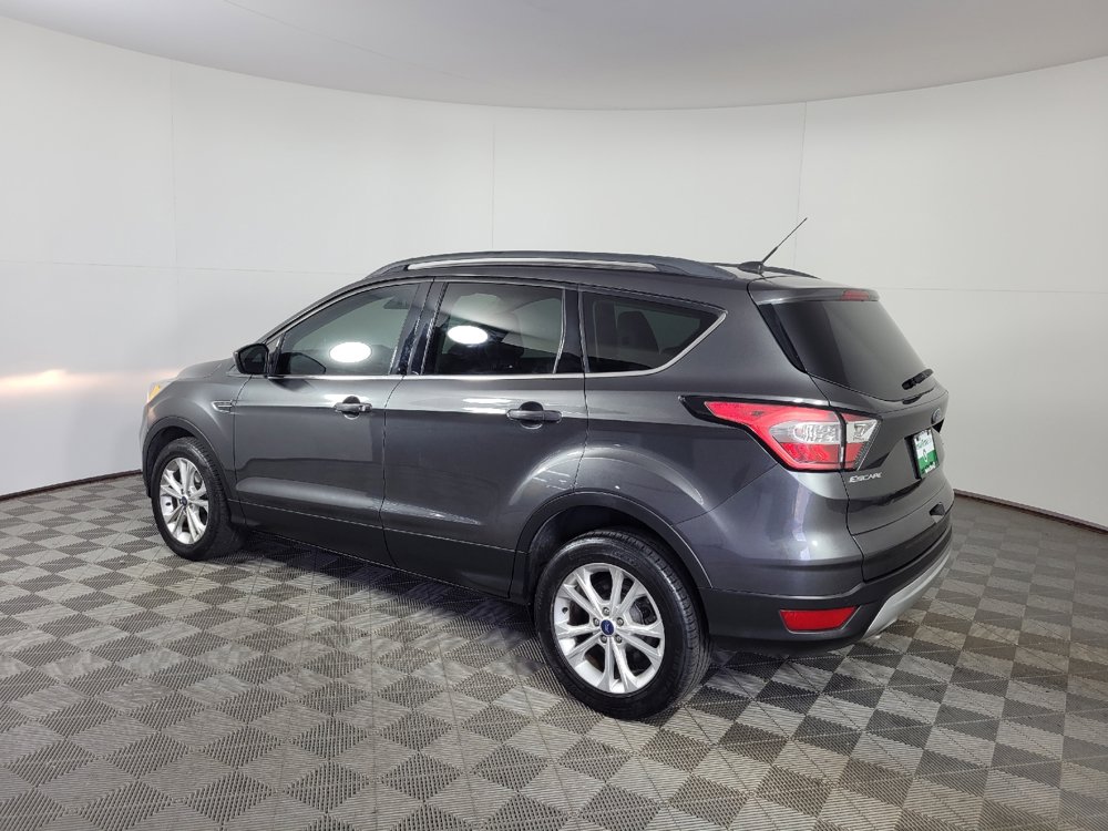 Used 2018 Ford Escape SE w/ Ford Safe & Smart Package FWD image 3