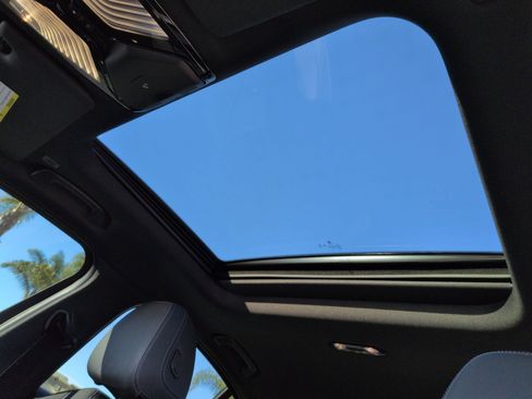 Certified 2024 BMW 330i Sedan w/ Premium Package image 28