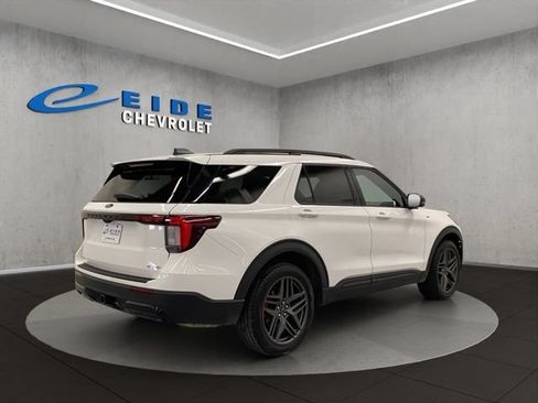 Used 2025 Ford Explorer ST-Line w/ Premium Package AWD/4WD image 2