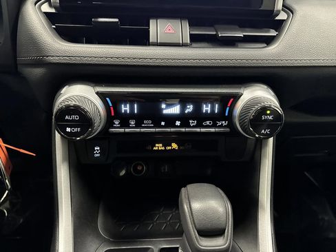 Used 2024 Toyota RAV4 LE image 17