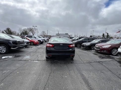 Used 2014 Ford Fusion SE w/ Equipment Group 202A image 5