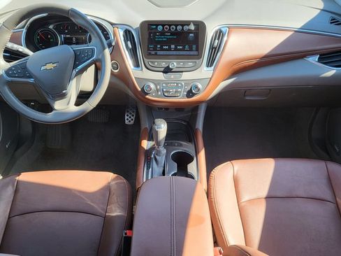 Used 2016 Chevrolet Malibu Hybrid w/ Leather Package FWD image 5