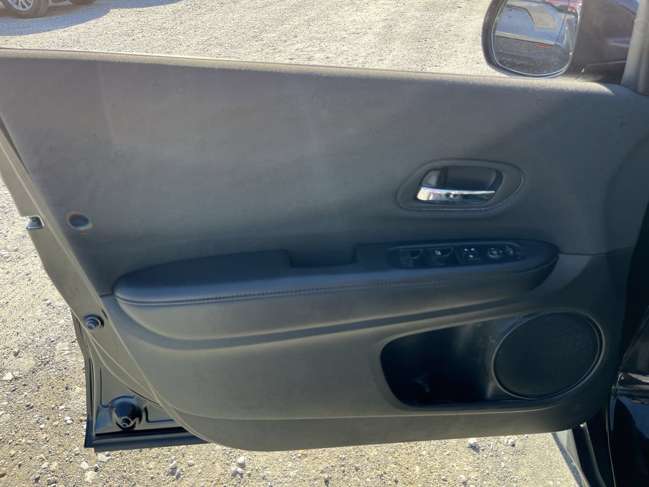 Used 2021 Honda HR-V LX image 3