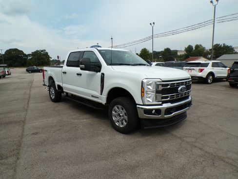 Used 2024 Ford F250 XLT image 10