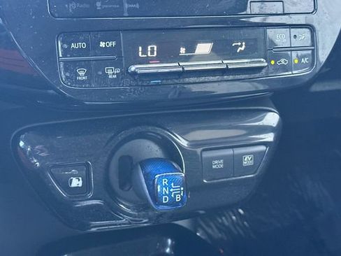 Used 2016 Toyota Prius Three FWD image 23