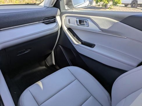 New 2026 Ford Explorer Active w/ Active Comfort Package image 19