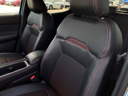 Used 2025 Nissan Kicks SR w/ Interior Electronics Package image 13