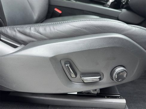 Used 2018 Volvo XC90 T5 Momentum w/ Convenience Package image 47