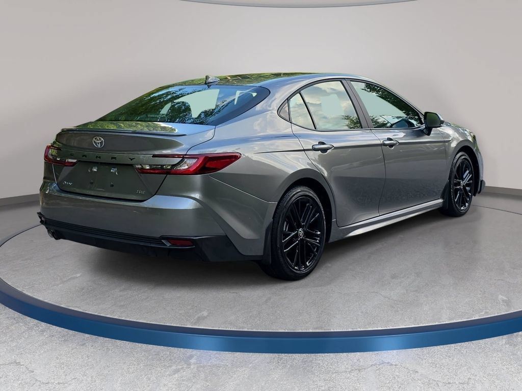 Used 2026 Toyota Camry SE FWD image 5