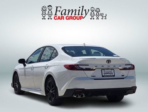 Used 2025 Toyota Camry XLE FWD image 3