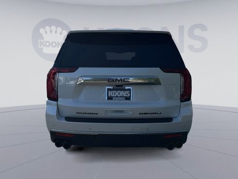 Used 2024 GMC Yukon XL Denali w/ Denali Reserve Package AWD/4WD image 5