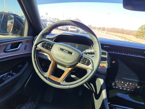 Used 2024 Jeep Grand Cherokee Summit image 14