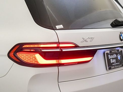 Used 2026 BMW X7 xDrive40i w/ Premium Package AWD/4WD image 12