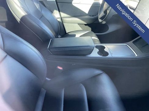 Used 2024 Tesla Model Y 2WD image 10