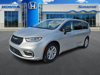 Used 2024 Chrysler Pacifica Touring-L