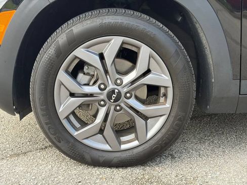 Used 2024 Kia Seltos S FWD image 2