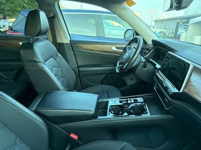 Used 2025 Volkswagen Atlas SE