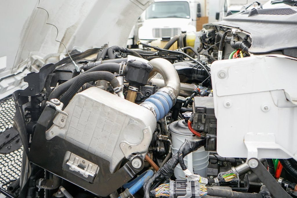 Used 2019 Ford F750 2WD Regular Cab Super Duty image 28