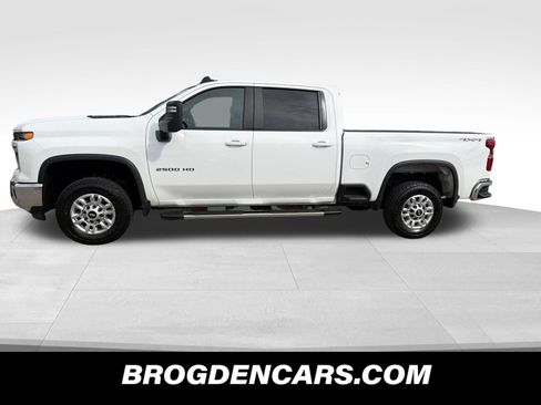 Used 2025 Chevrolet Silverado 2500 LT w/ Convenience Package AWD/4WD image 5