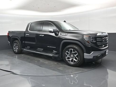 Used 2022 GMC Sierra 1500 SLT w/ SLT Convenience Package AWD/4WD image 31