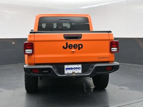 Used 2025 Jeep Gladiator Sport AWD/4WD image 7