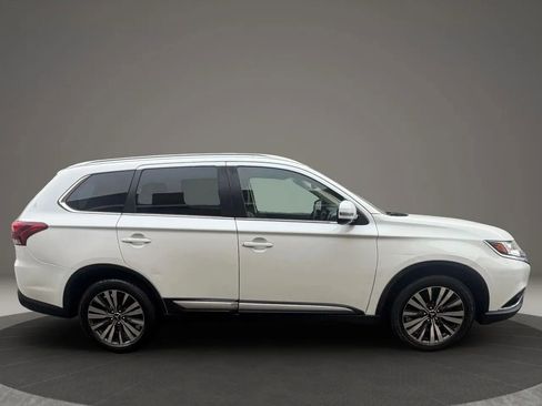 Used 2020 Mitsubishi Outlander SE image 4