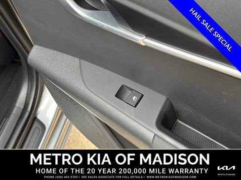 Used 2025 Kia Niro EX Touring FWD image 34